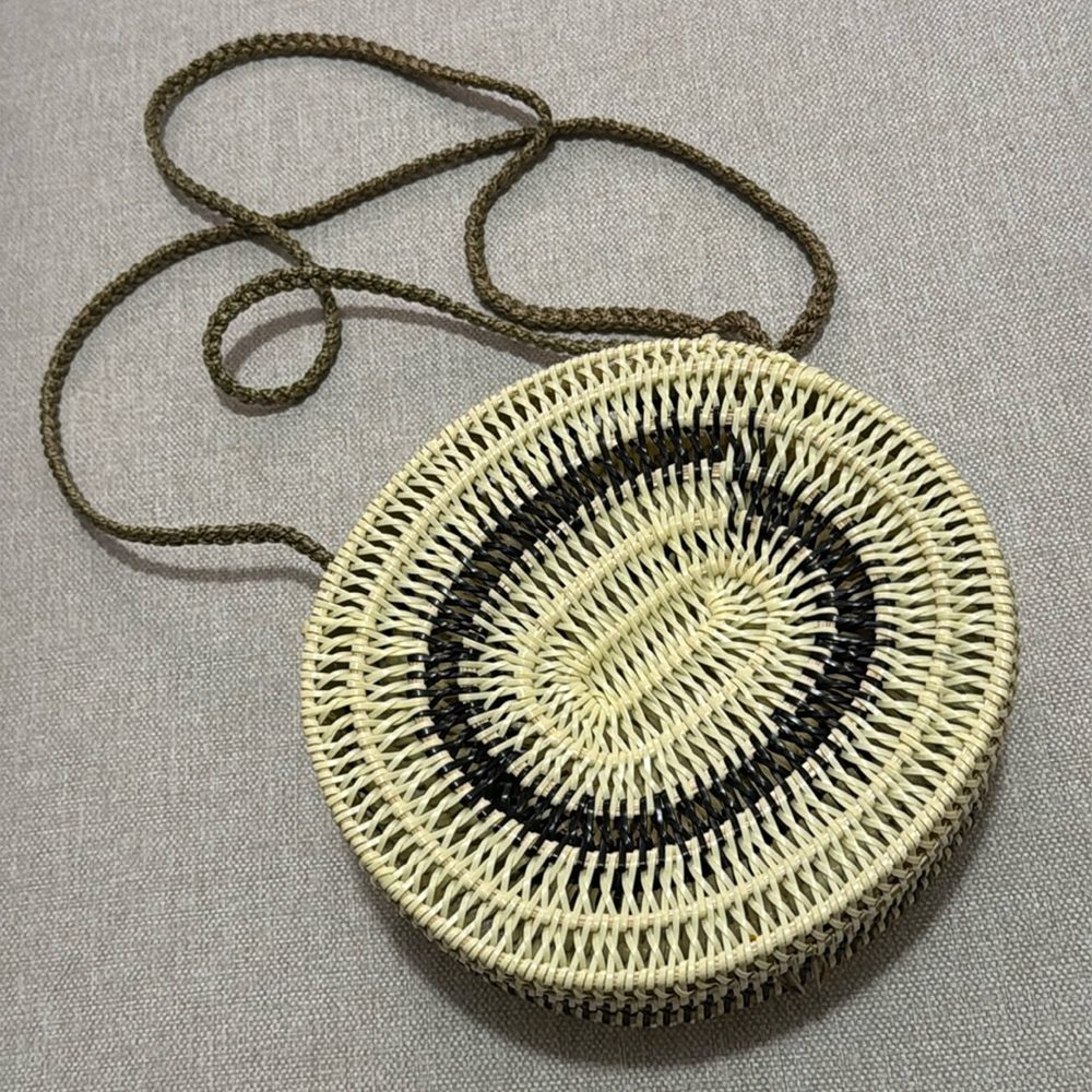 Hand Made Woven Plastic Purse-Braided Strap-Round Shape-Zipper-Cream/Brown